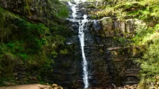 Silverband Falls: Discover the beauty of Silverband Falls.